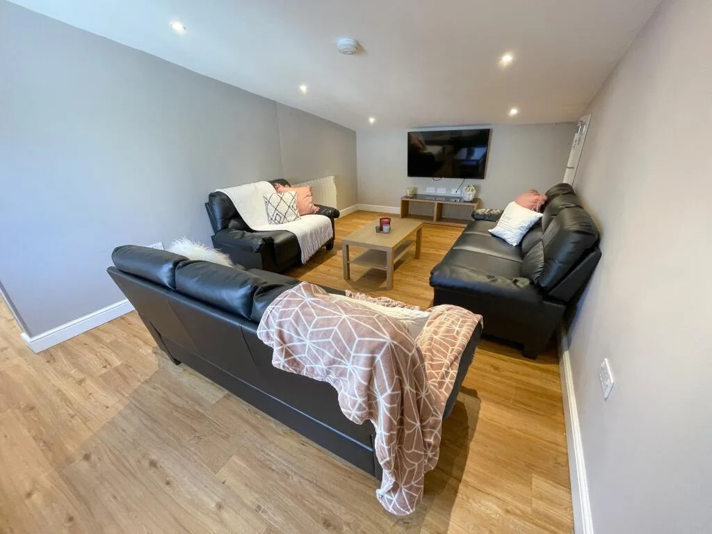 1 bedroom house for rent