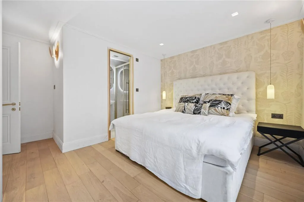 3 bedroom maisonette for rent