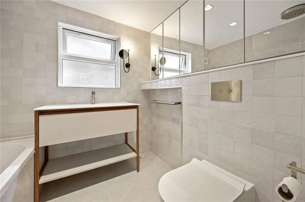 3 bedroom maisonette for rent