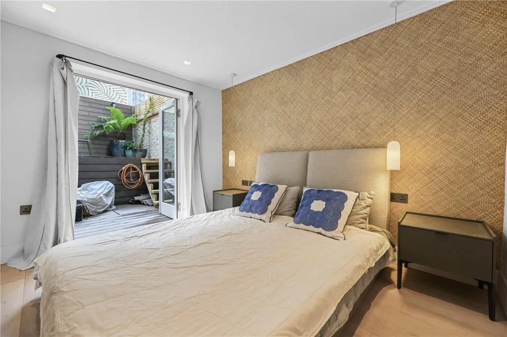3 bedroom maisonette for rent
