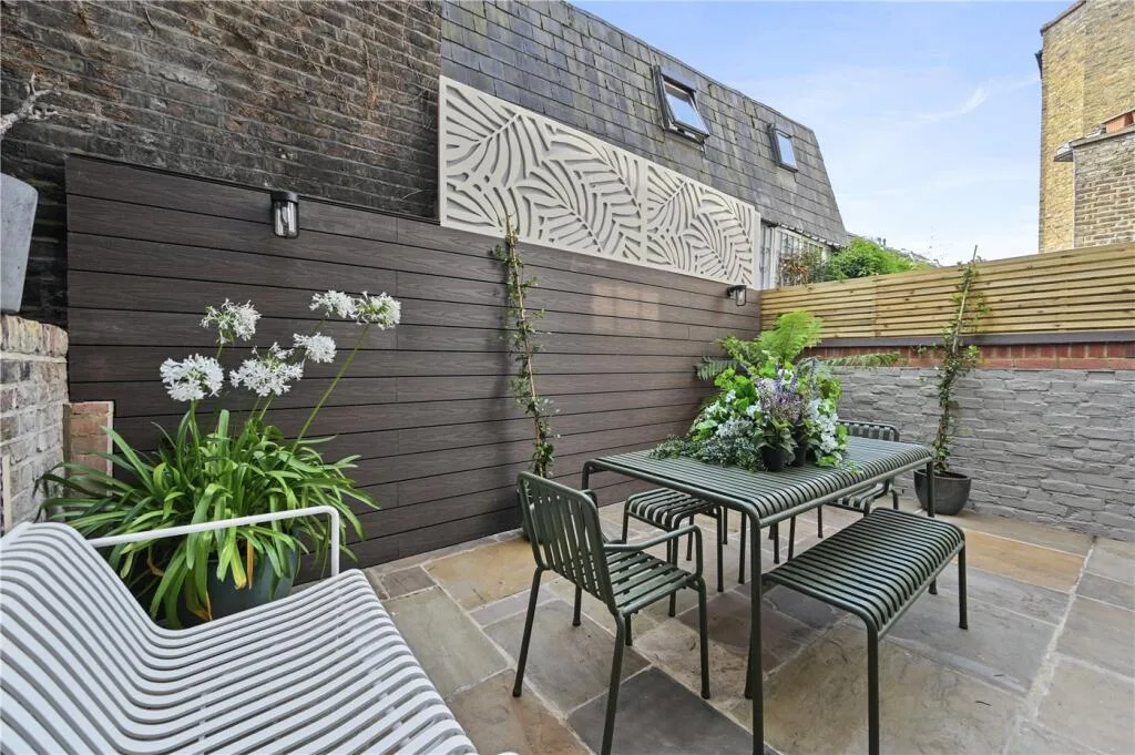 3 bedroom maisonette for rent