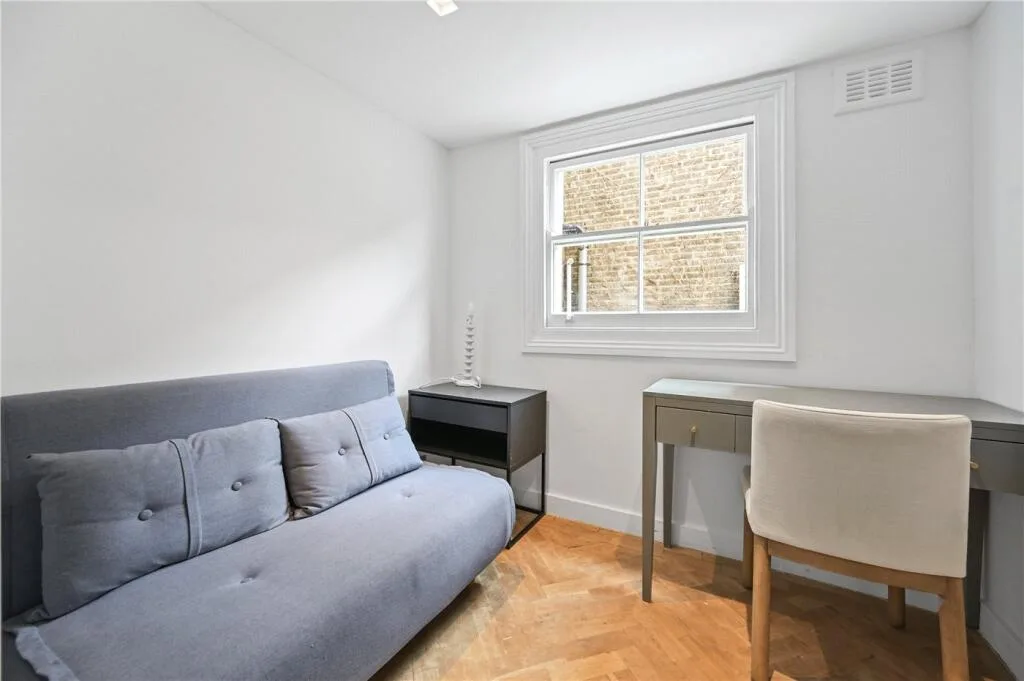 3 bedroom maisonette for rent