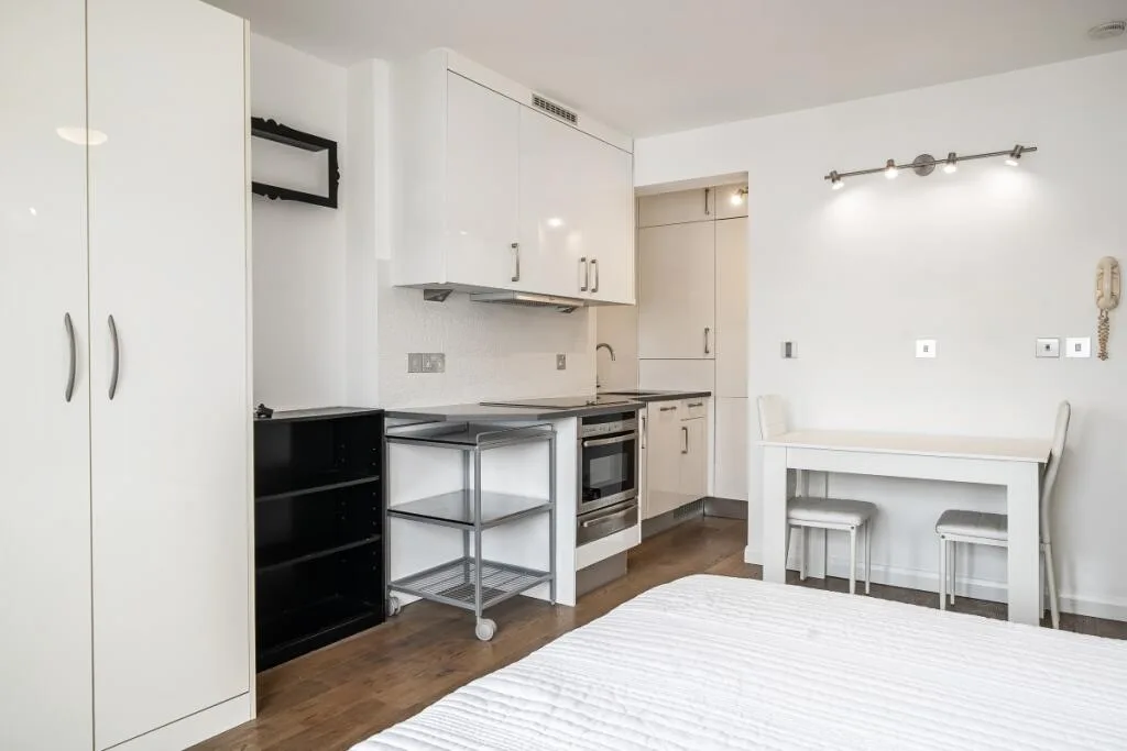 Studio flat for rent