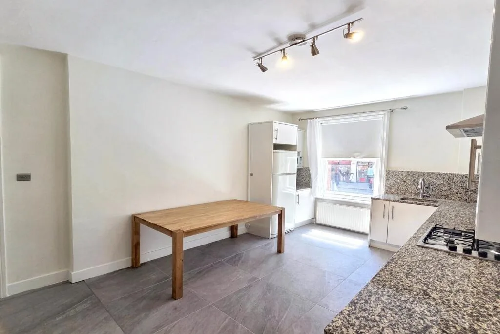 4 bedroom apartment for rent
