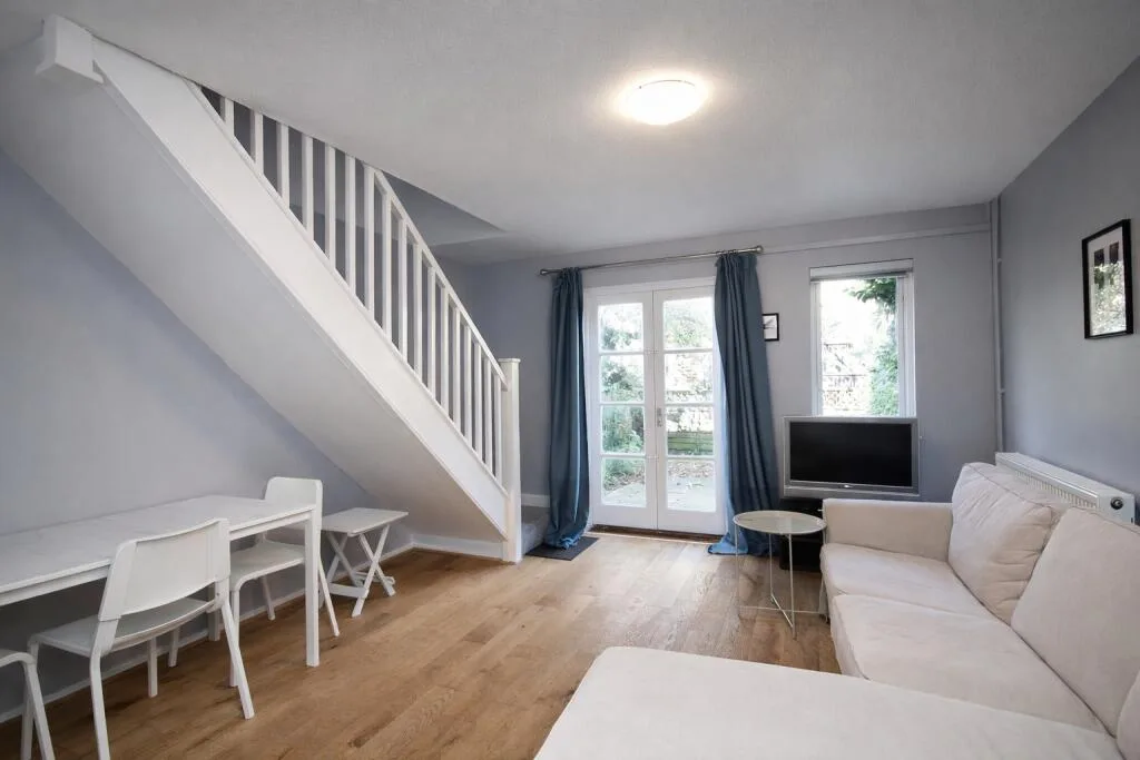 2 bedroom house for rent