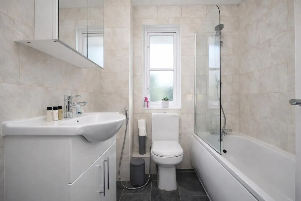 2 bedroom house for rent
