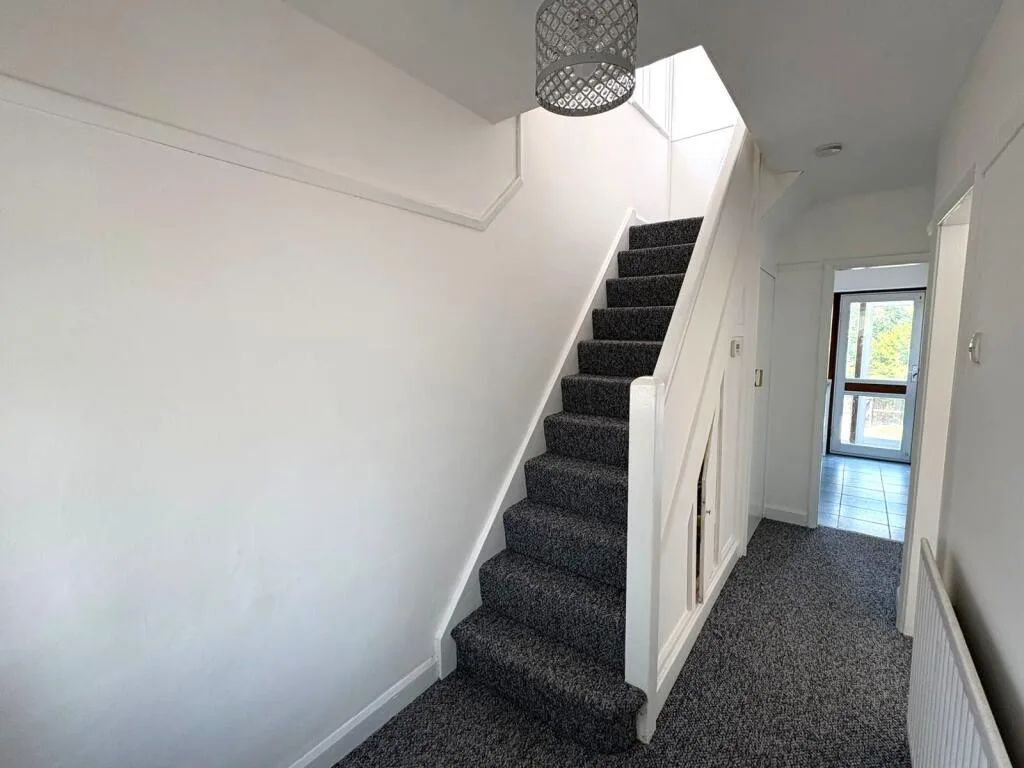 3 bedroom semi-detached house for rent