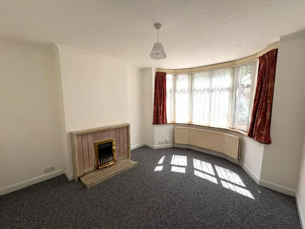 3 bedroom semi-detached house for rent