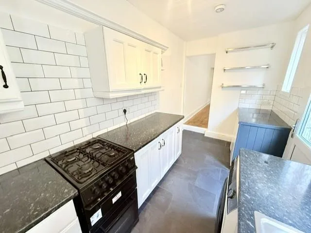 2 bedroom house for rent