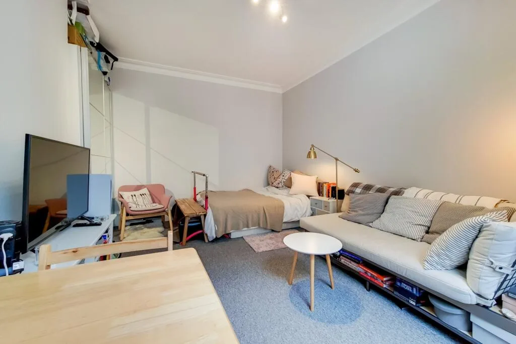 Studio flat for rent