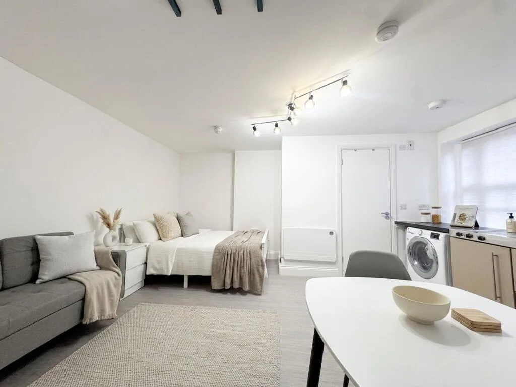 Studio flat for rent