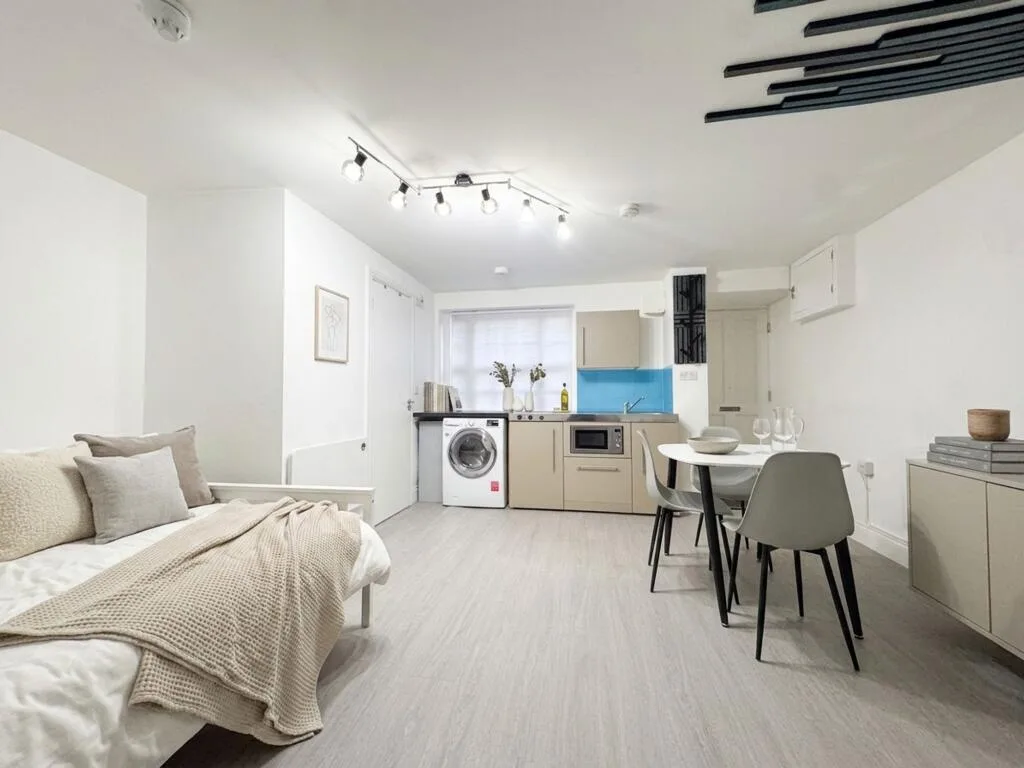 Studio flat for rent
