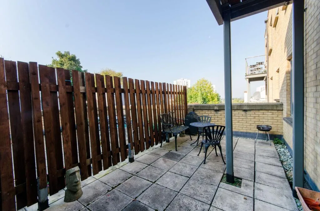 2 bedroom flat for rent
