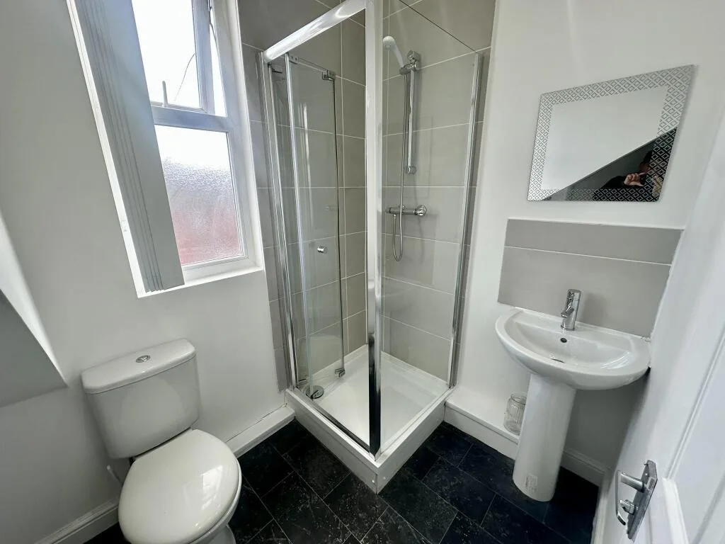 2 bedroom house for rent