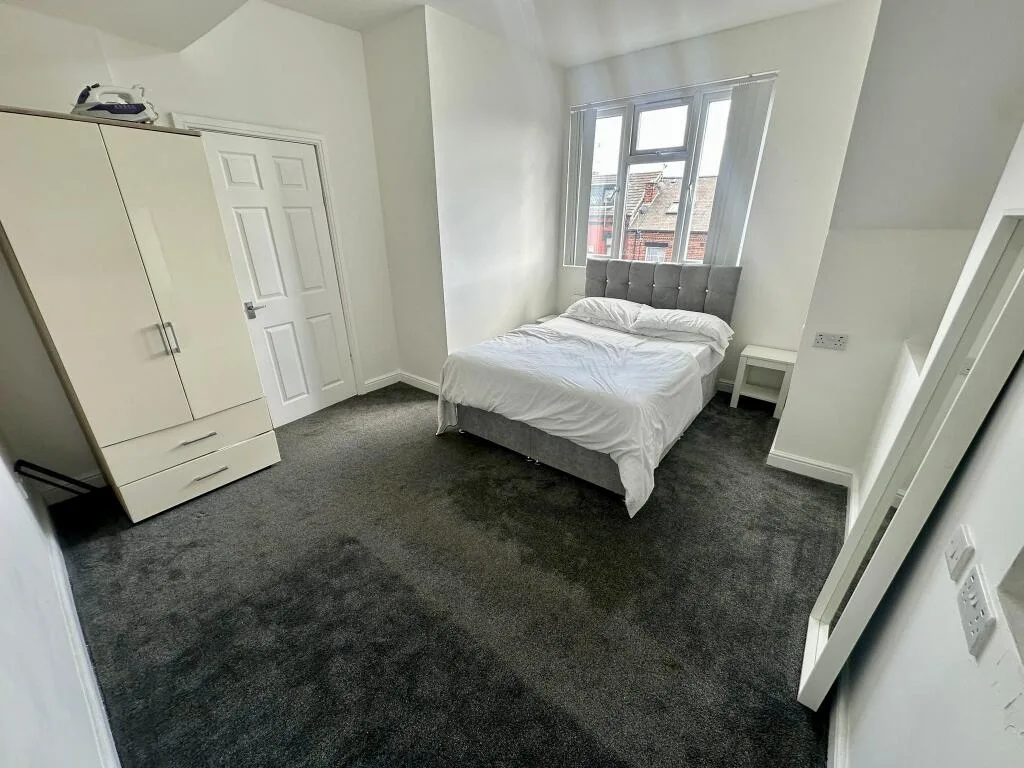 2 bedroom house for rent