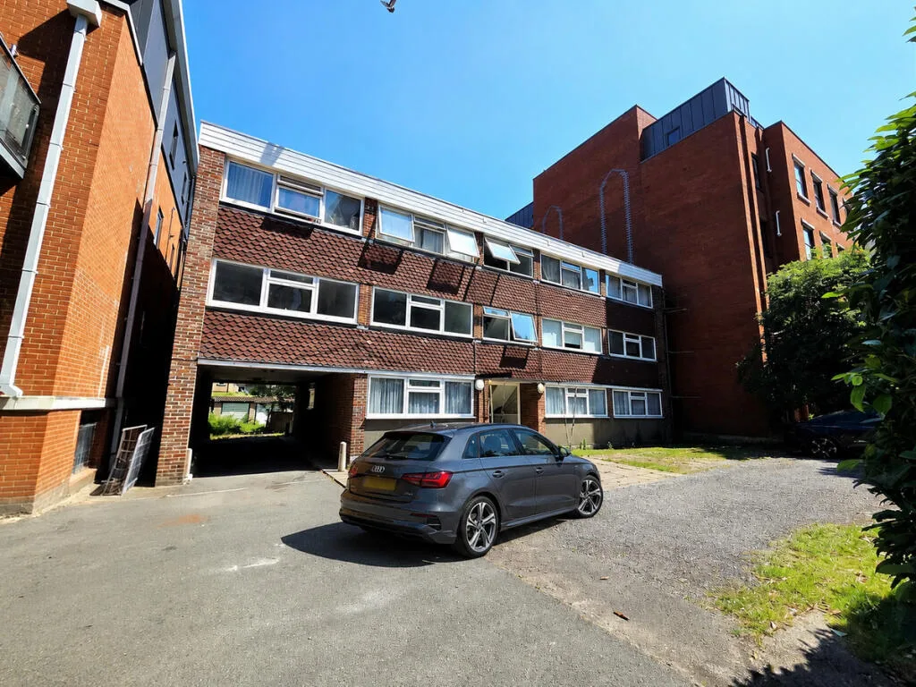 2 bedroom flat for rent