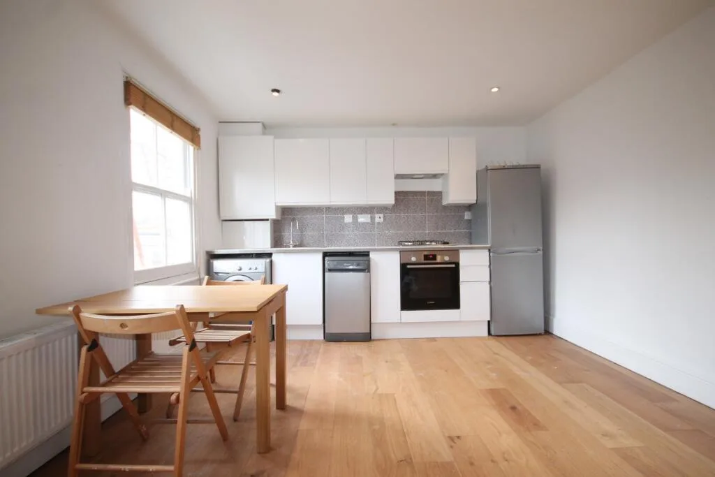 3 bedroom flat for rent