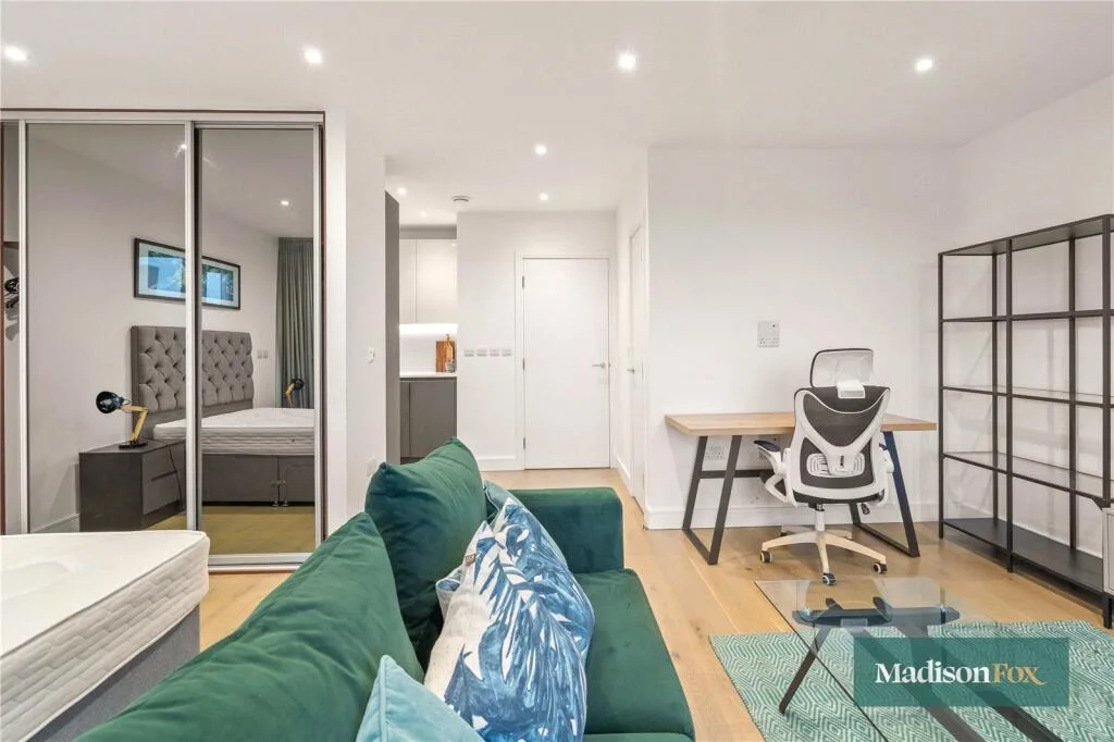 Studio flat for rent