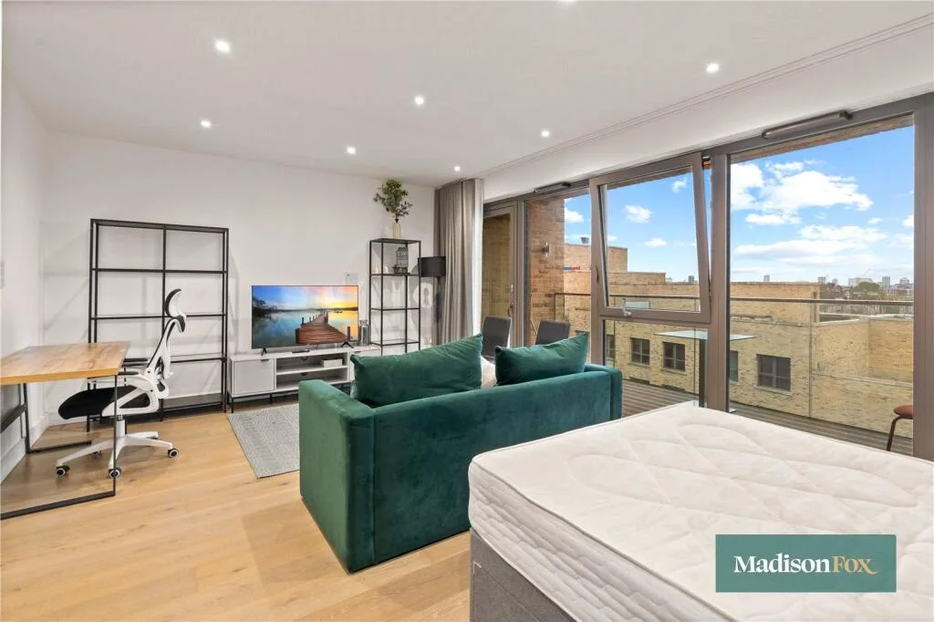 Studio flat for rent