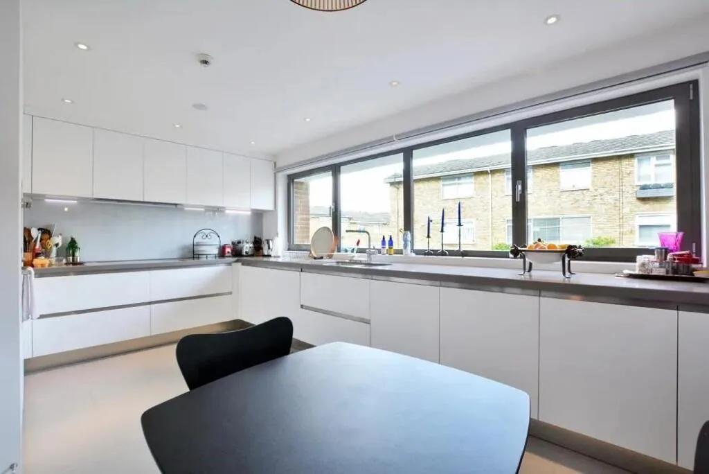 5 bedroom house for rent