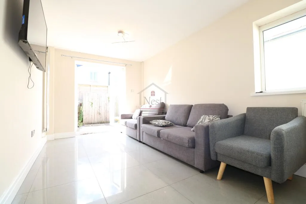 5 bedroom house for rent