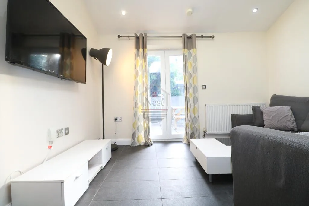 5 bedroom house for rent