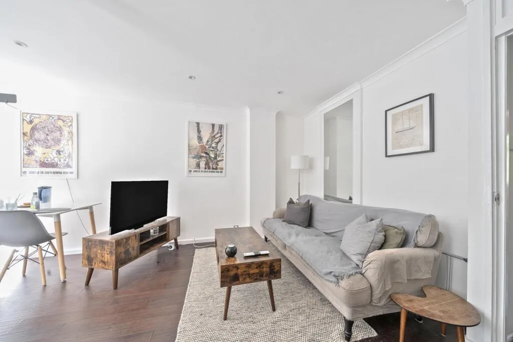 1 bedroom maisonette for rent