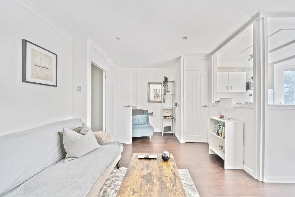 1 bedroom maisonette for rent