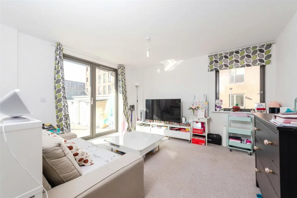 3 bedroom maisonette for rent