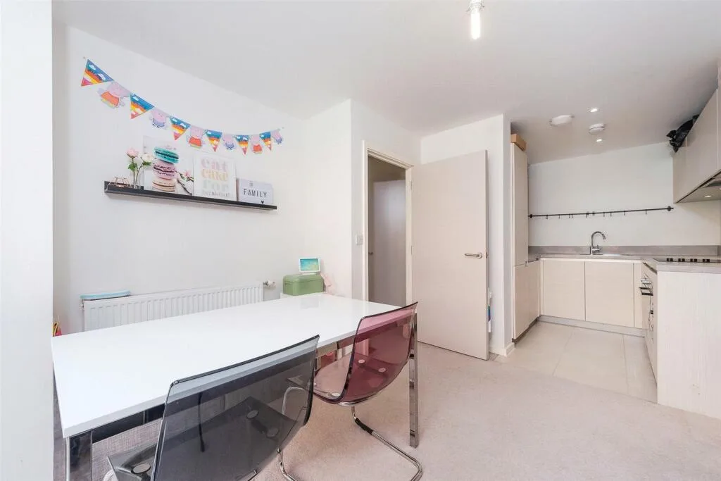 3 bedroom maisonette for rent