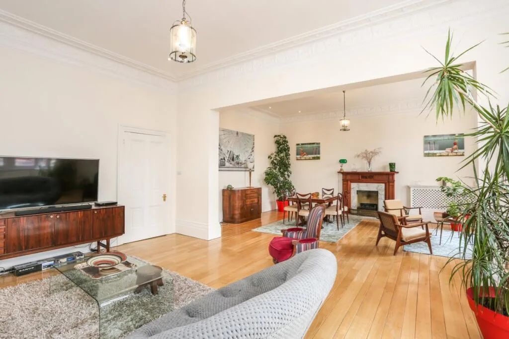 5 bedroom apartment for rent