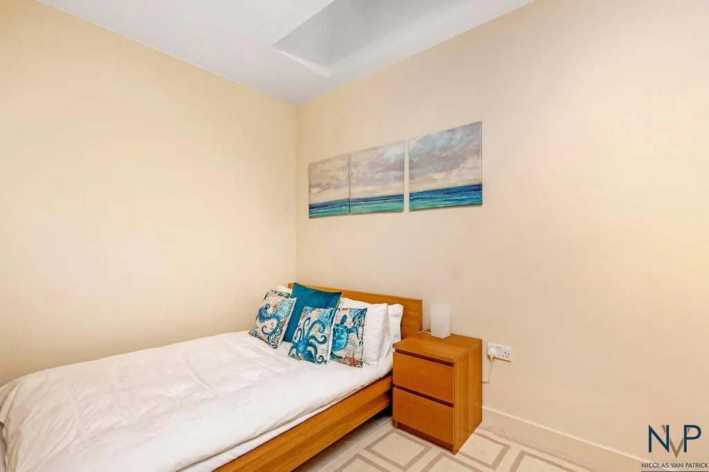 4 bedroom mews property for rent