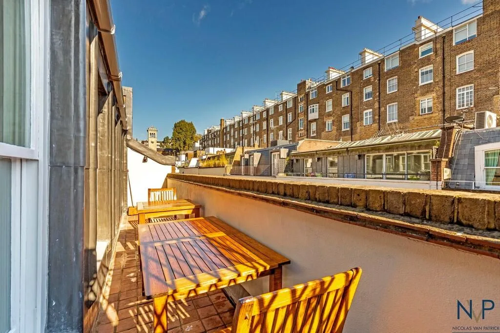 4 bedroom mews property for rent