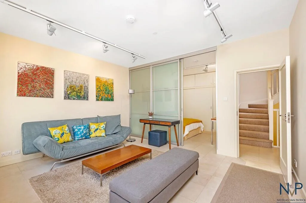 4 bedroom mews property for rent
