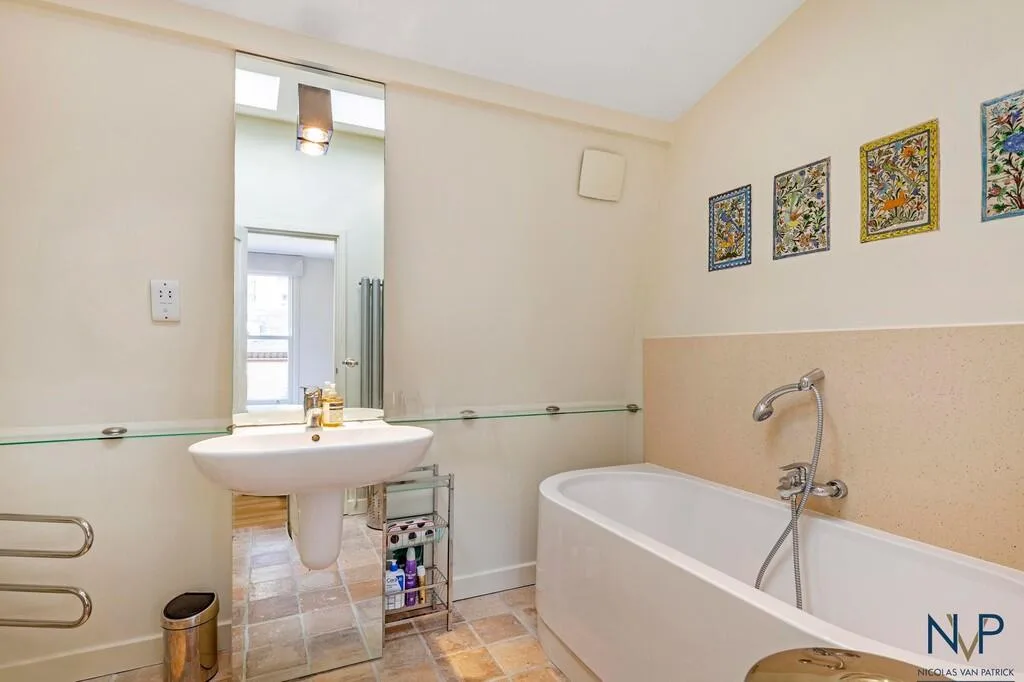 4 bedroom mews property for rent
