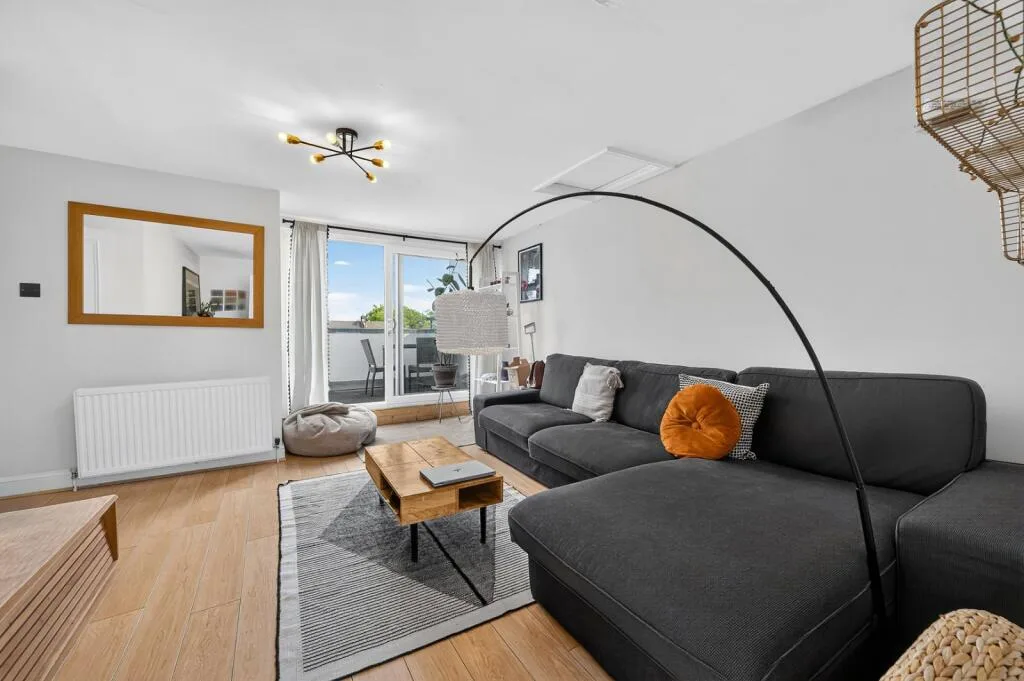 2 bedroom semi-detached house for rent