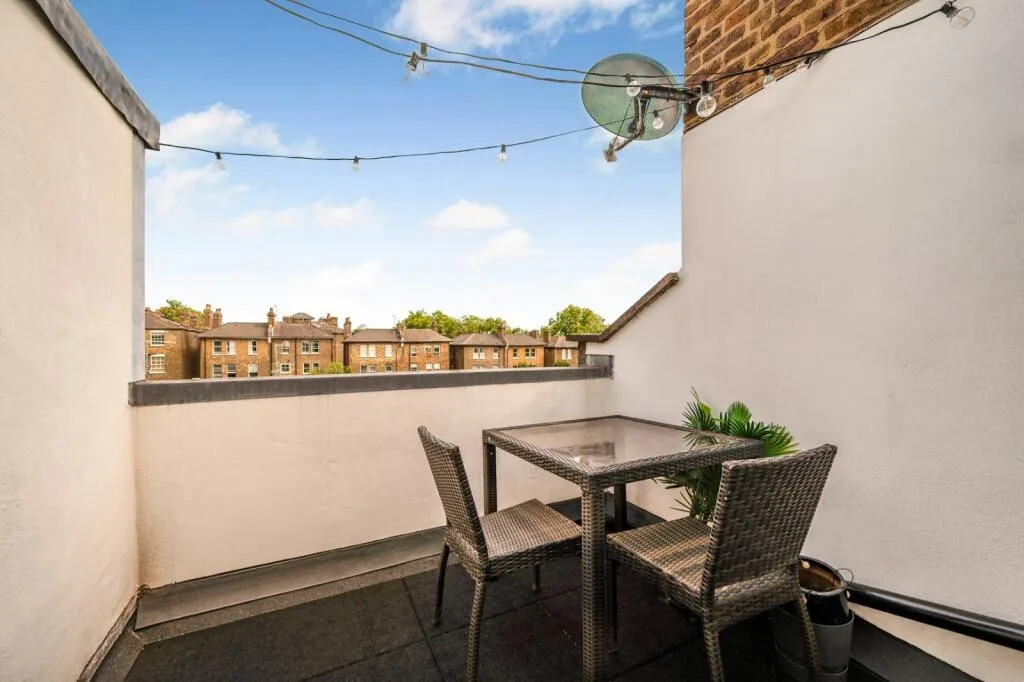 2 bedroom semi-detached house for rent