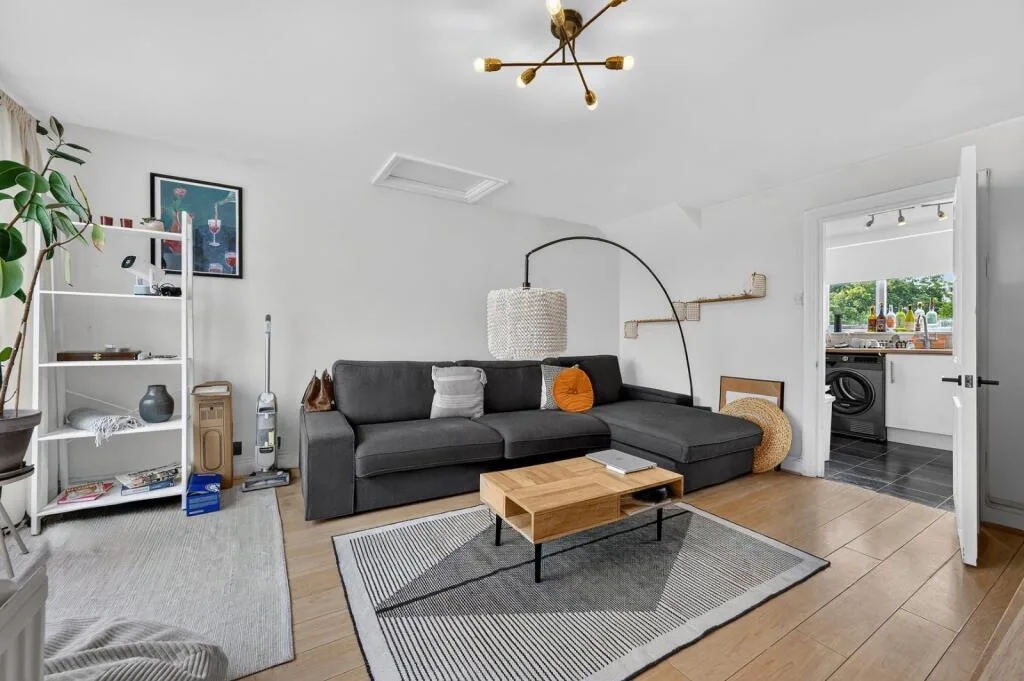 2 bedroom semi-detached house for rent