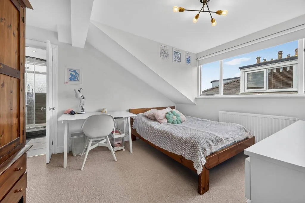 2 bedroom semi-detached house for rent