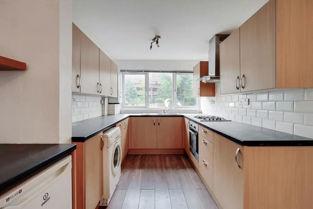 3 bedroom flat for rent