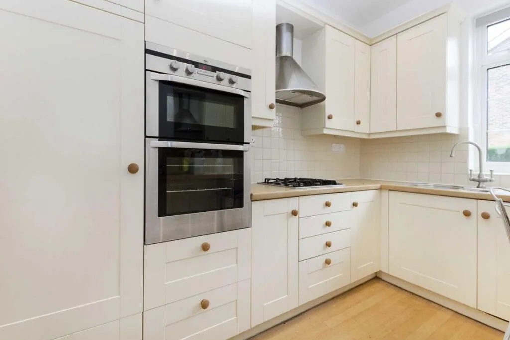 3 bedroom semi-detached house for rent