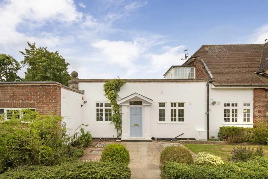 3 bedroom semi-detached house for rent