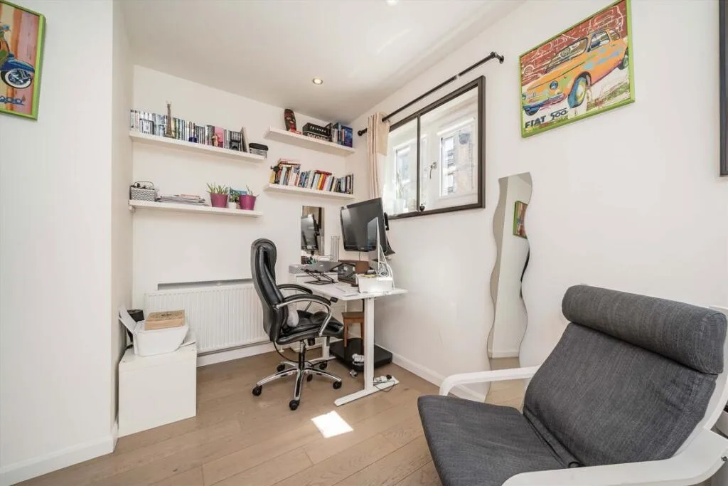 3 bedroom semi-detached house for rent