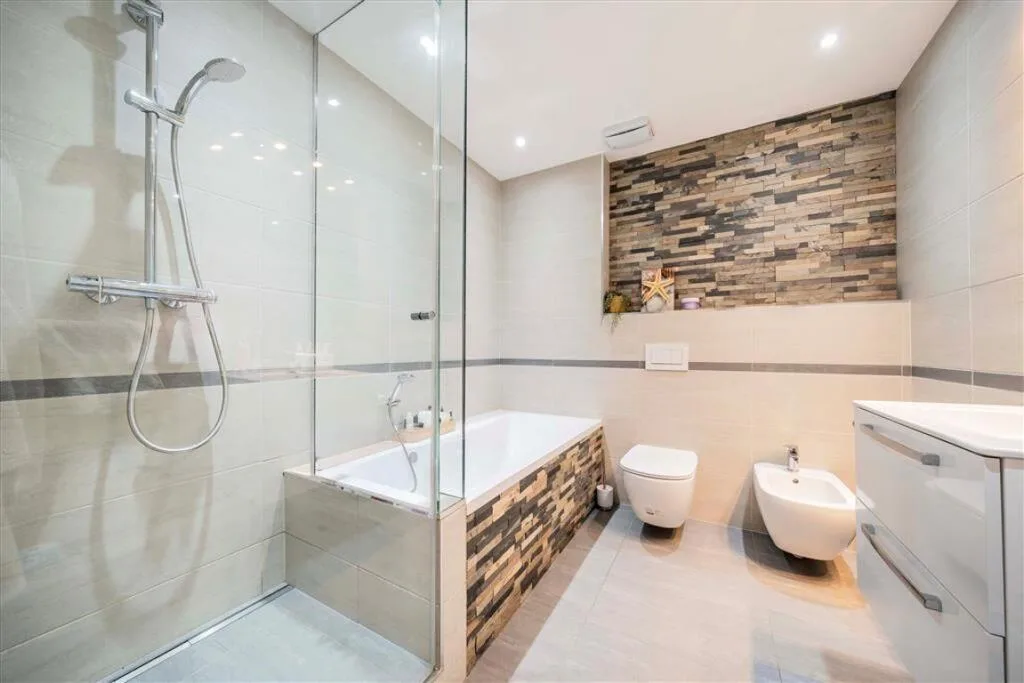 3 bedroom semi-detached house for rent