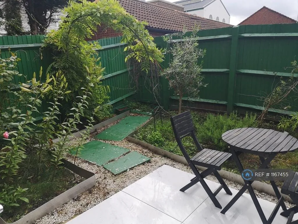 1 bedroom semi-detached house for rent