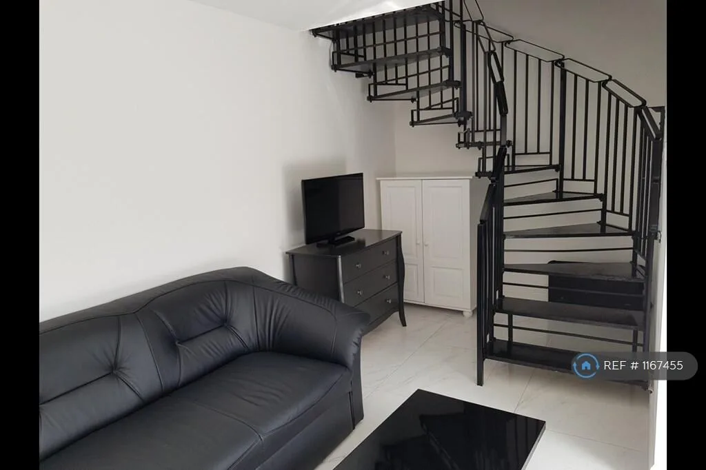 1 bedroom semi-detached house for rent