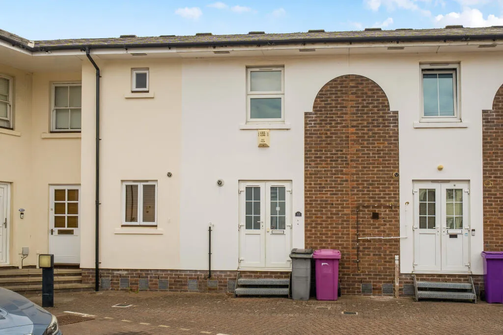 2 bedroom house for rent