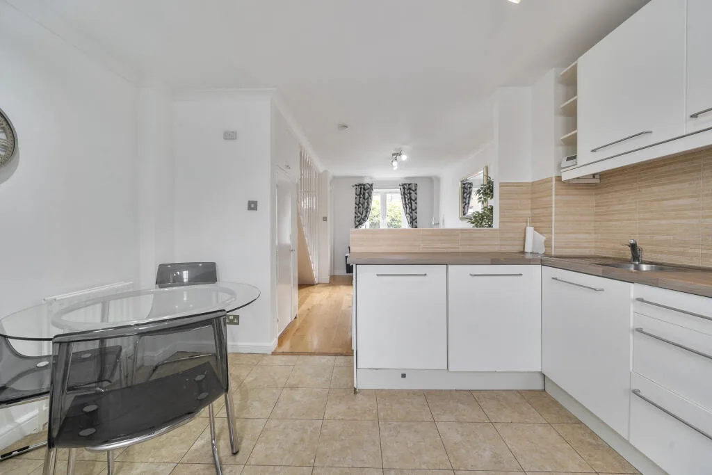 2 bedroom house for rent
