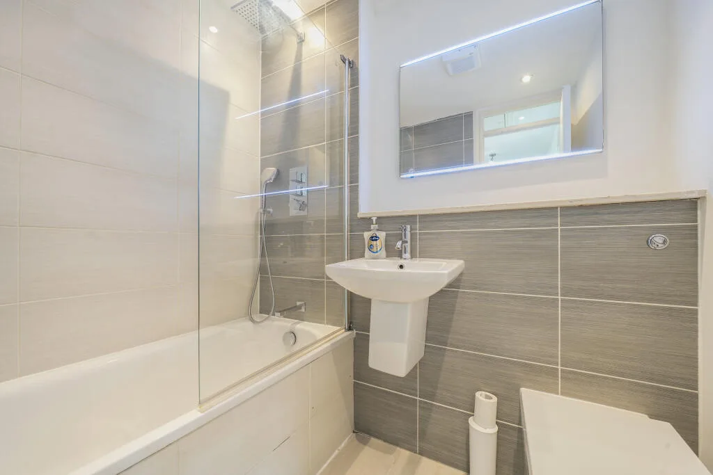 2 bedroom house for rent