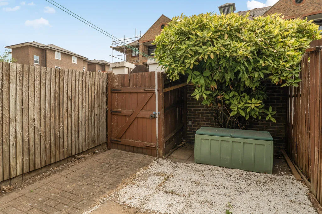 2 bedroom house for rent